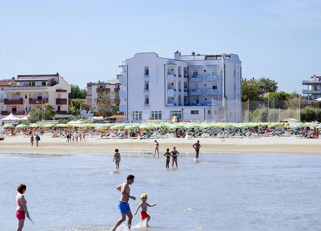 Hotel Iones Rimini 3*,