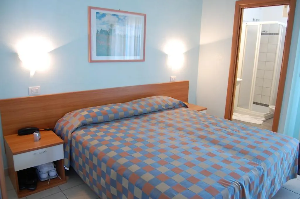 Hotel Iones Rimini 3*,